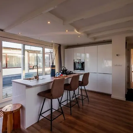 Hotel en barco Quiet Waterloft Near Amsterdam And Schiphol Ws17 *